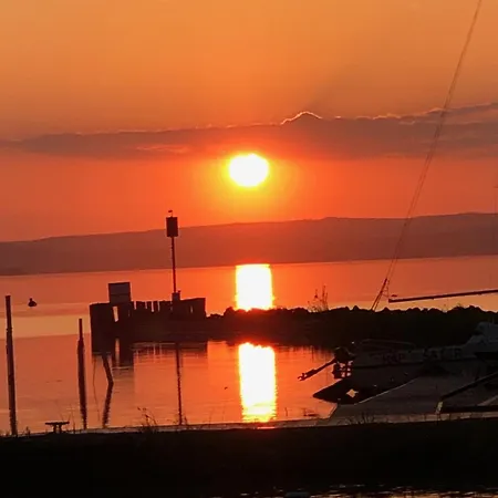 Διαμέρισμα Sunset By The *